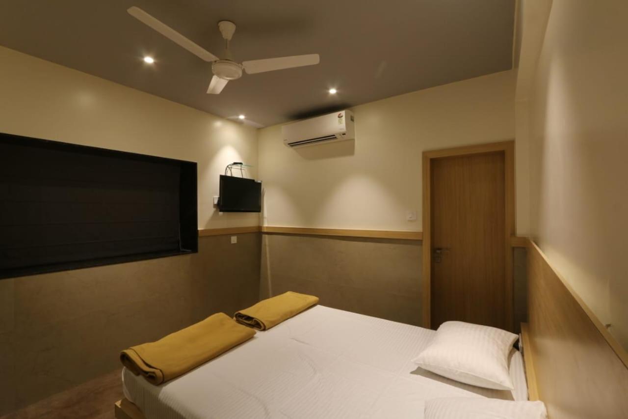 Avenue 10 Boutique Hotel