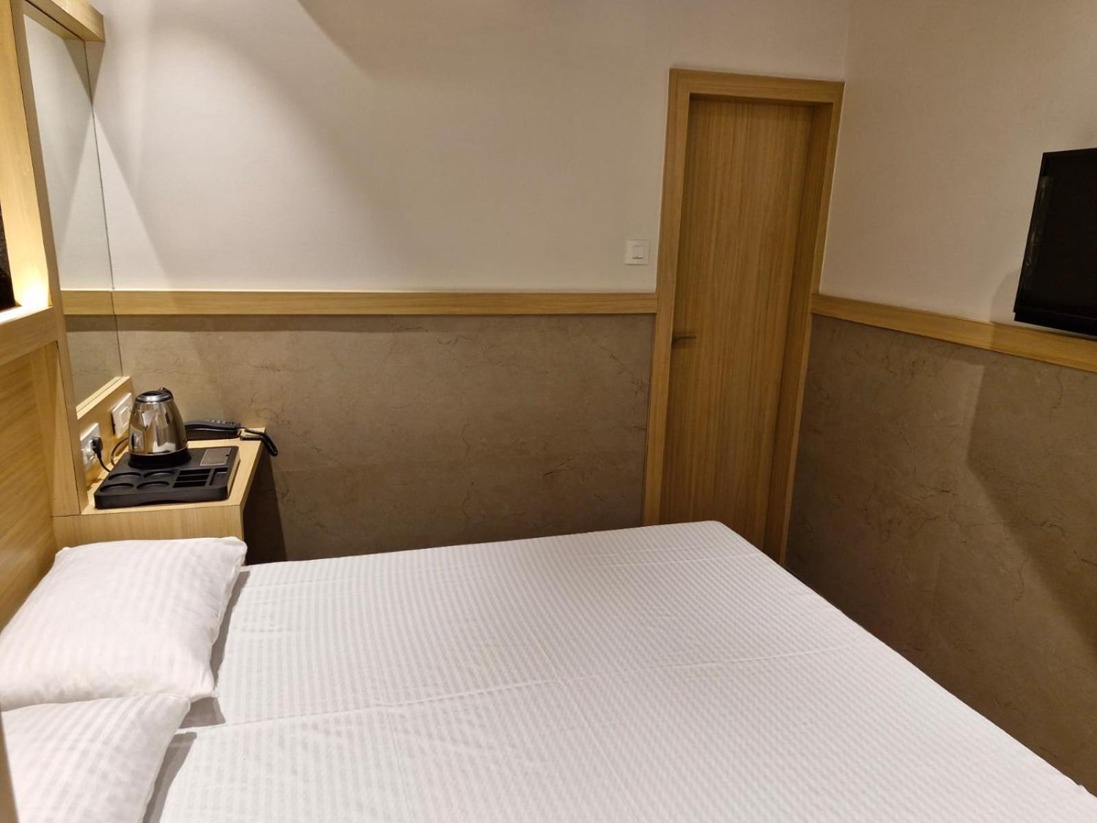 Avenue 10 Boutique Hotel 3*